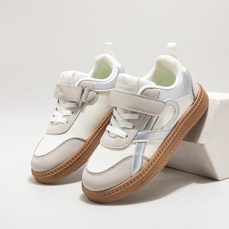 Picture of Children's board shoes new 2025 spring and autumn comfortable and breathable boys' and girls' moral training casual shoes, fashionable sneakers, children's shoes