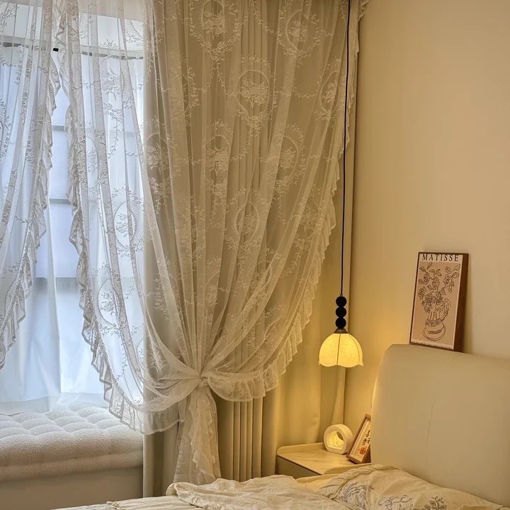 Picture of Bedroom Bedside Chandelier Middle Ancient French Retro American Nanyang Style Restaurant Bar Fabric Small Chandelier Chandelier