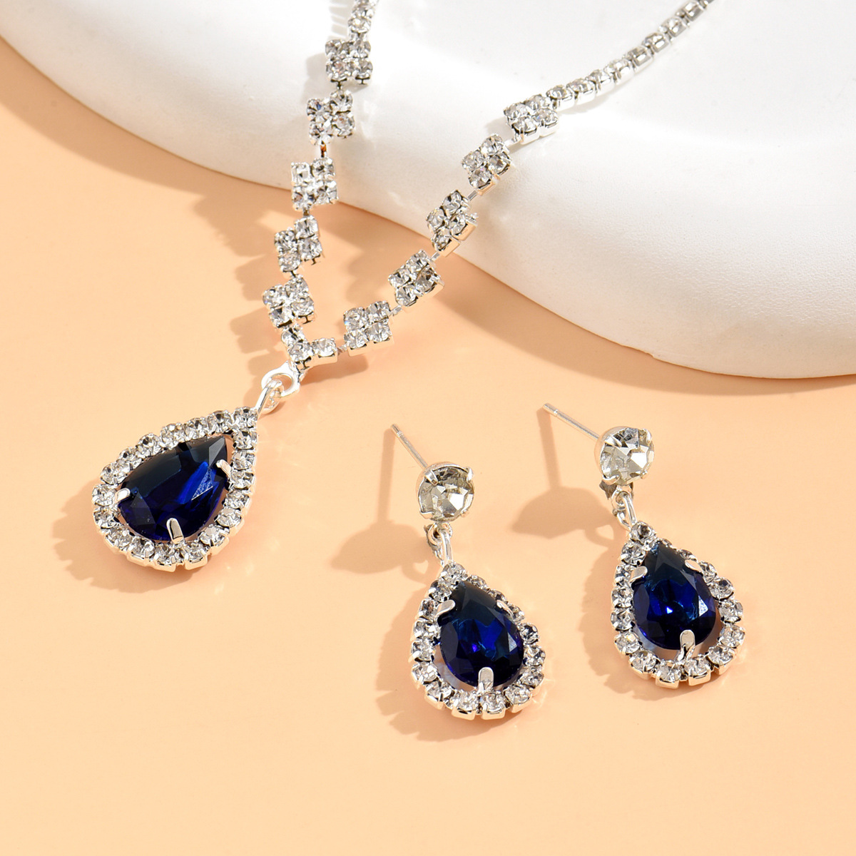 Picture of Bridal Jewelry Necklace Bracelet suit Rhinestone Zircon Wedding Dress Women's Wedding Accessories High-end Two-piece Set