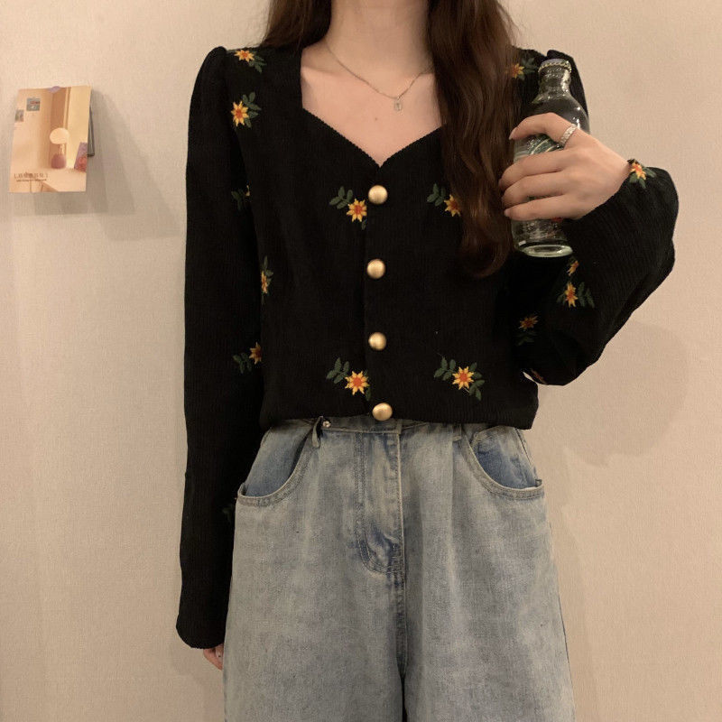 Picture of chubby girl autumn and winter plus size retro short corduroy shirt bubble sleeve western style loose long sleeve embroidered cardigan top
