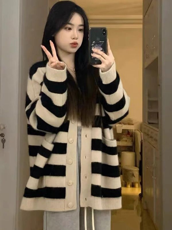2024 new autumn Korean style loose lazy sweater striped knitted cardigan coat for women Spring and Autumn top