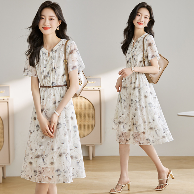 High-grade ink color retro dress women's 2024 new summer French platycodon grandiflorum temperament waist small skirt