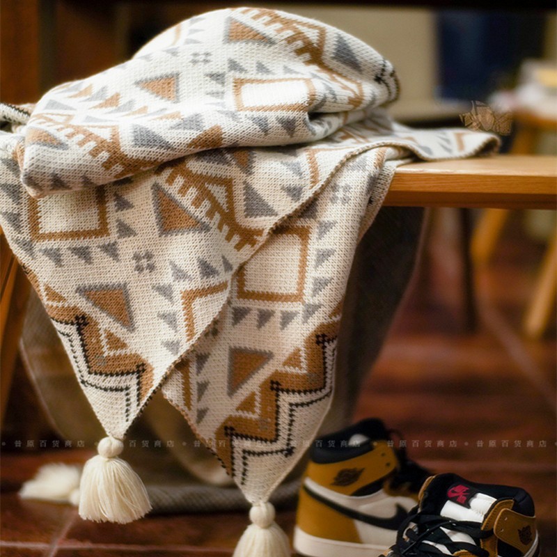 Picture of Bohemian sofa blanket ethnic style blanket Nordic shawl air conditioning blanket B & B knitted tassel bed blanket