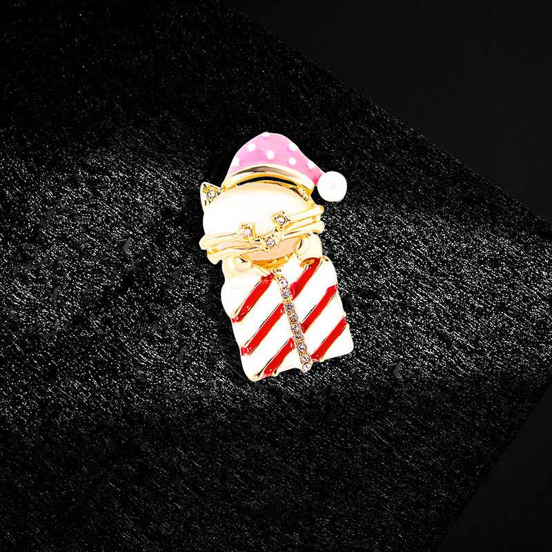 Picture of European and American Christmas brooch cartoon cute red brooch fashion high-end oil drop pin for men and women