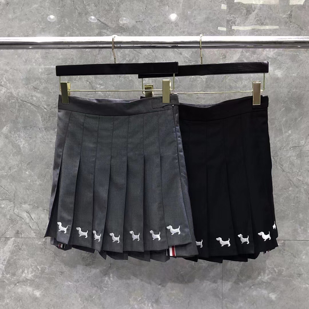 Picture of Tb22 New Summer Puppy Embroidered Pleated Skirt Casual, Fashionable and Comfortable Short Front and Long Back Skirt Slimming Look