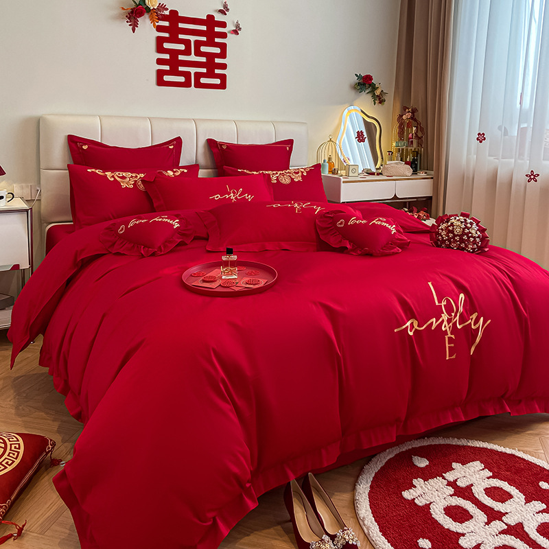 Picture of Cotton Wedding Bedding Four-piece Wedding Cotton 100 Bed Sheet Quilt Cover Big Red Festive Accompanying Quilt