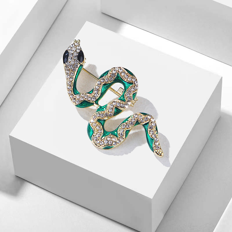Picture of Lanhao K-Style Cross-Border Alloy Rhinestone Dripping Oil Enamel Green Snake Animal Brooch Pin Clothing Accessories Unisex