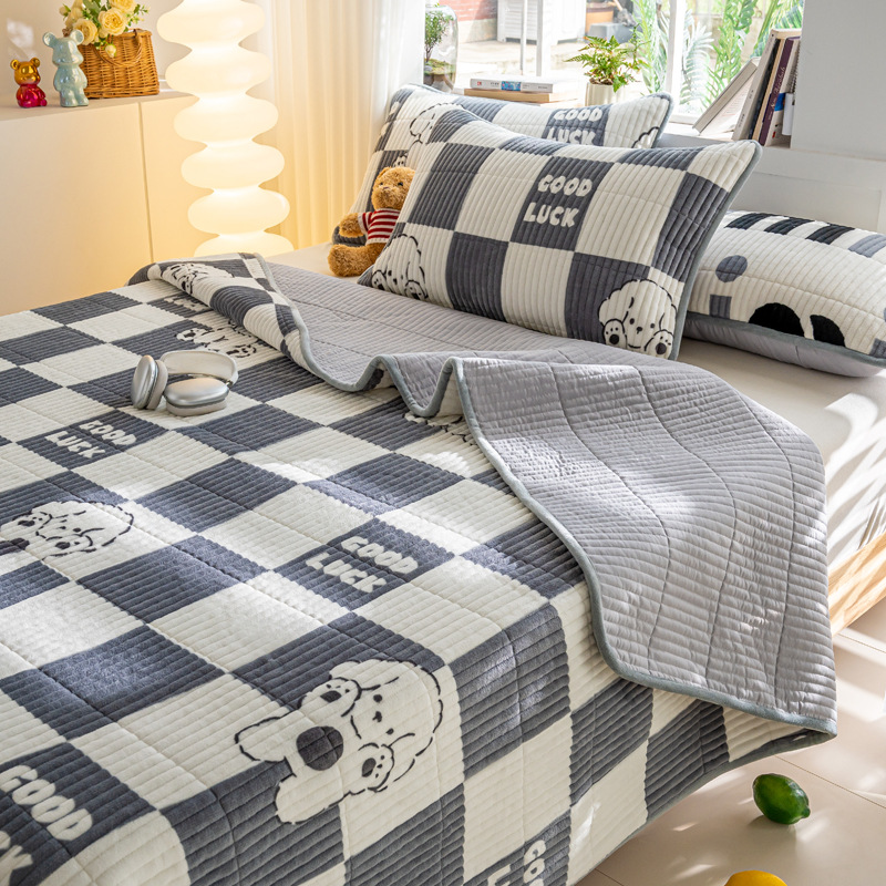 Picture of Milk Velvet Bed Cover Three-Piece Set, Class a Maternal and Infant Grade, Autumn and Winter Single Quilted Non-Slip Bed Sheet, Coral Velvet Kang Cover, Thickened