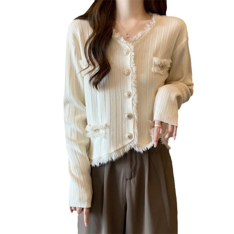 Picture of Korean Style Autumn and Winter New French Style V Neck Knitwear Short Knitwear with Cardigan Top Women's Jacket