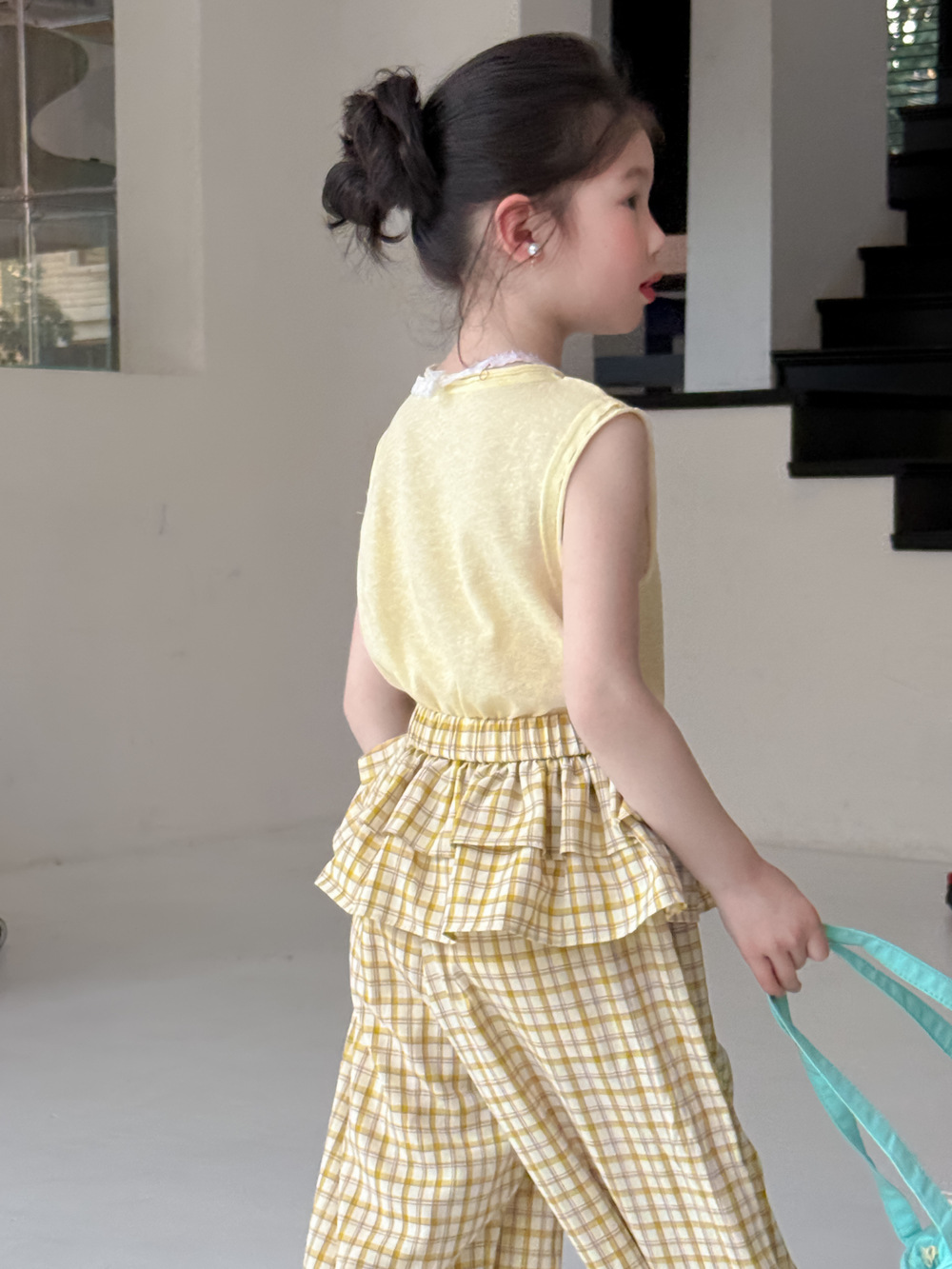 Picture of Children's top 2025 summer female baby Korean solid color sleeveless vest children's plaid parquet straight pants suit