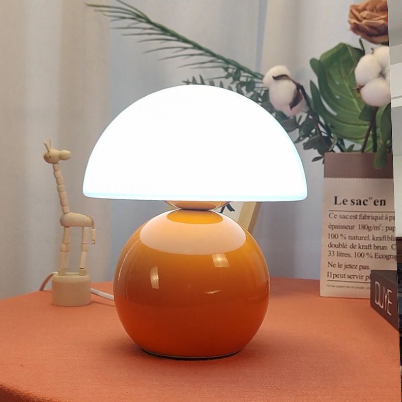 Cross-border Nordic Cream Ceramic Mushroom Table Lamp Decorative Bedside Lamp Advanced Sense Bedroom Desk Creative Atmosphere Night Light