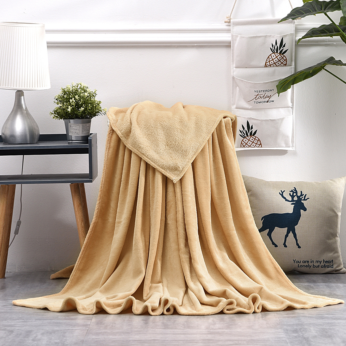 Picture of Solid color flannel blanket coral fleece pet blanket cross-border flannel blanket gift velvet nap blanket wholesale