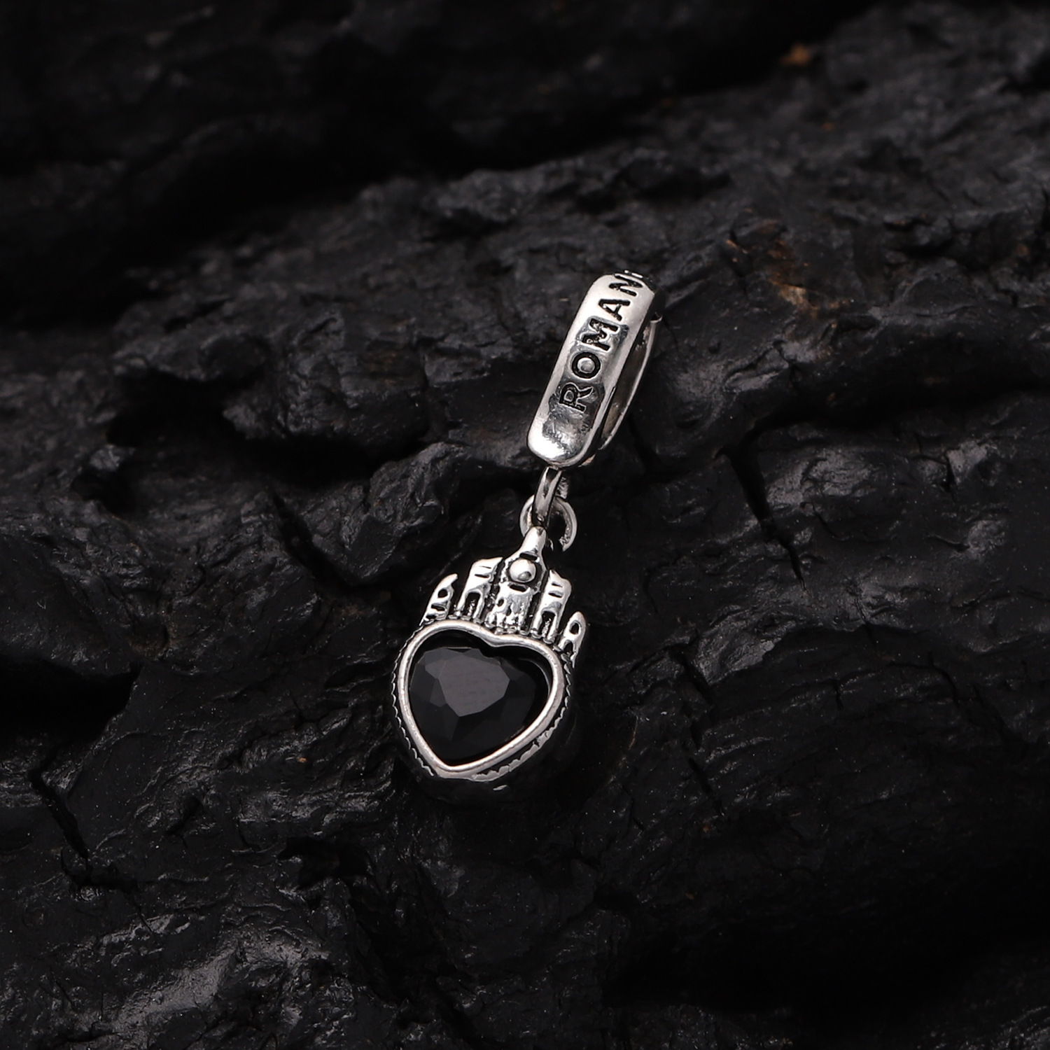 Escape Princess Crown Castle Love Pendant Women's Pendant Niche Design Sense Fashion Cold Wind Personality Accessories