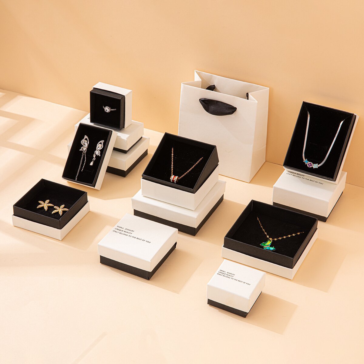 Solid color black and white jewelry box packing box simple fresh stud earrings bracelet necklace ring stud earrings paper jewelry box