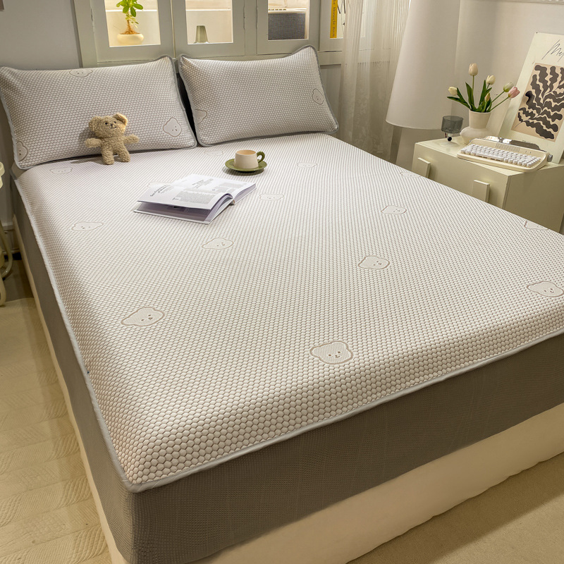 Picture of Cool Ice bean summer mat three-piece bed cover summer air conditioning soft mat student dormitory single mat machine washable