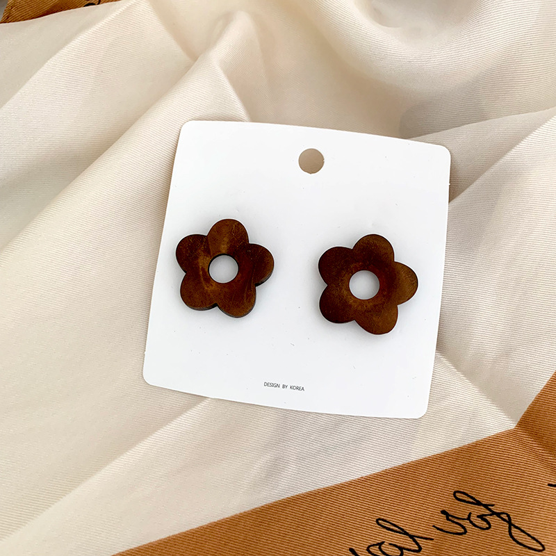 Korean Dongdaemun Same Style Earrings Women's Hyun Ya Style Log Flower Wooden Earrings Simple Elegant All-match Ear Jewelry