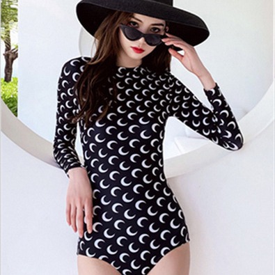 Thailand Swimwear Small Fresh Long Sleeve Belly Slim Triangle Hot Spring Swimwear Women's Backless Swimwear Wholesale