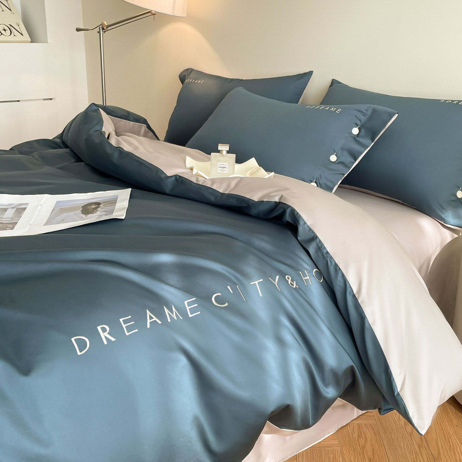 Picture of 60 Xinjiang long-staple cotton four-piece cotton bed sheet bed hat light luxury embroidery dormitory three-piece cotton bedding s