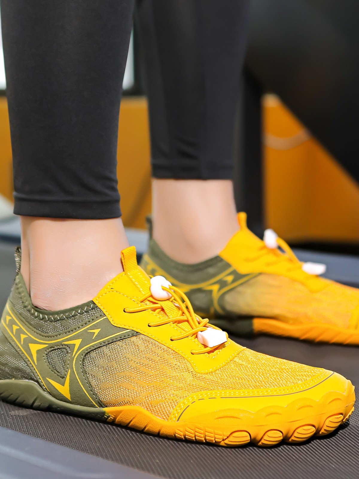 Cross-border new foreign trade traceability shoes five-finger sneaker indoor fitness jumping running shoes scratch-resistant barefoot shoes wholesale