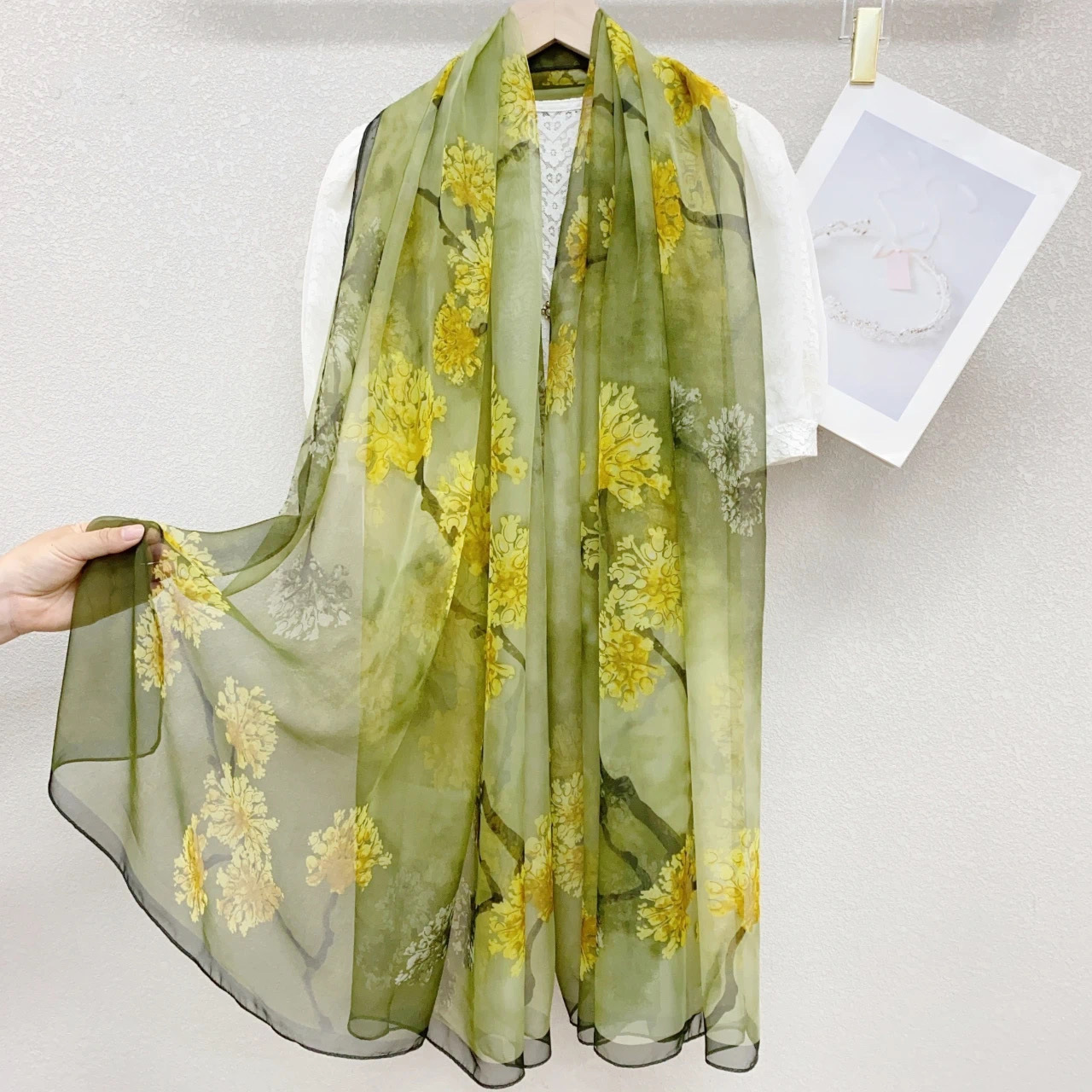 Spring and Autumn Thin Flower Printed Sunscreen Scarf Seaside Beach Scarf Women's Long Scarf Gift Shawl Cross-border Scarf