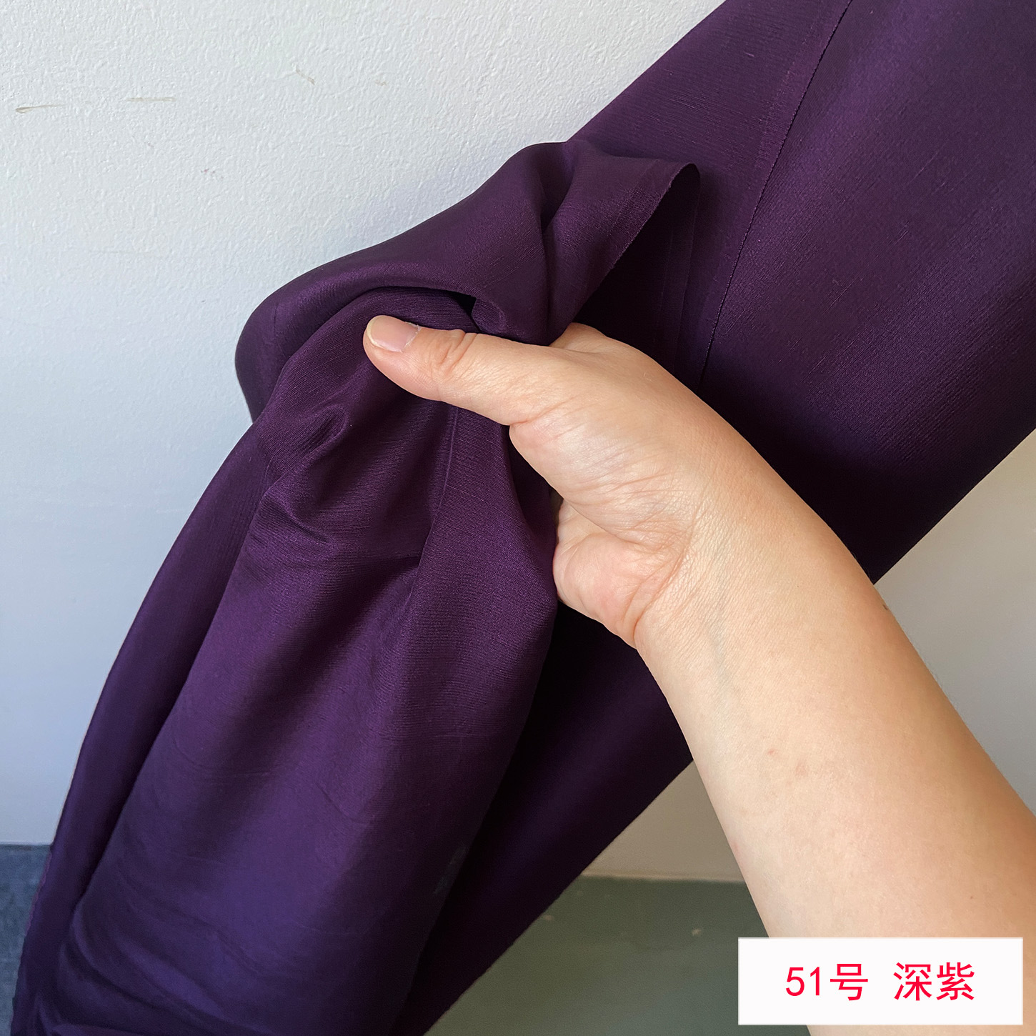 Picture of Solid Color Silk Double Palace Fabric, Crisp Mulberry Silk Double Palace Fabric, Yarn-dyed Double Palace Clothing Cheongsam Top Fabric