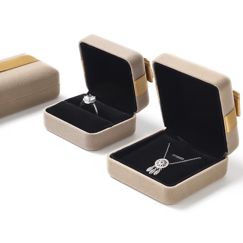 Metal Bag Flannel Jewelry Box Jewelry Ring Box Bracelet Necklace Jewelry Packaging Box Advanced Bracelet Box Jewelry Box