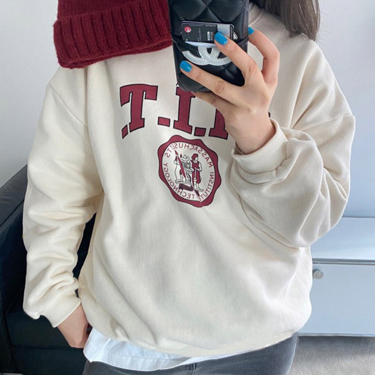 Picture of Spring and Autumn Children's Clothing Small and Medium-sized Children's Retro Tray Sweatshirt Ins Boys' and Girls' Loose Top Round Neck Family Clothes