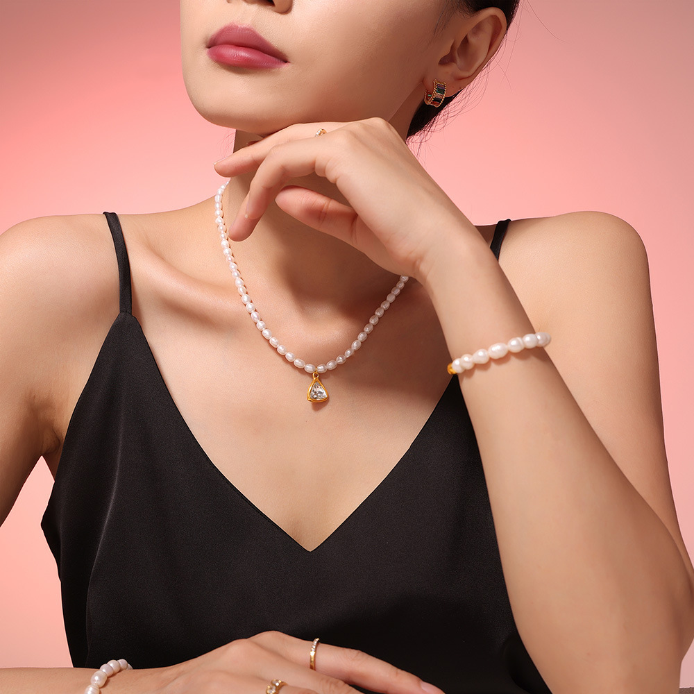 French Super Flash Green and White Two-color Glass Stone Freshwater Pearl Necklace Angular Pendant Fashion Pearl Titanium Steel Bracelet for Women