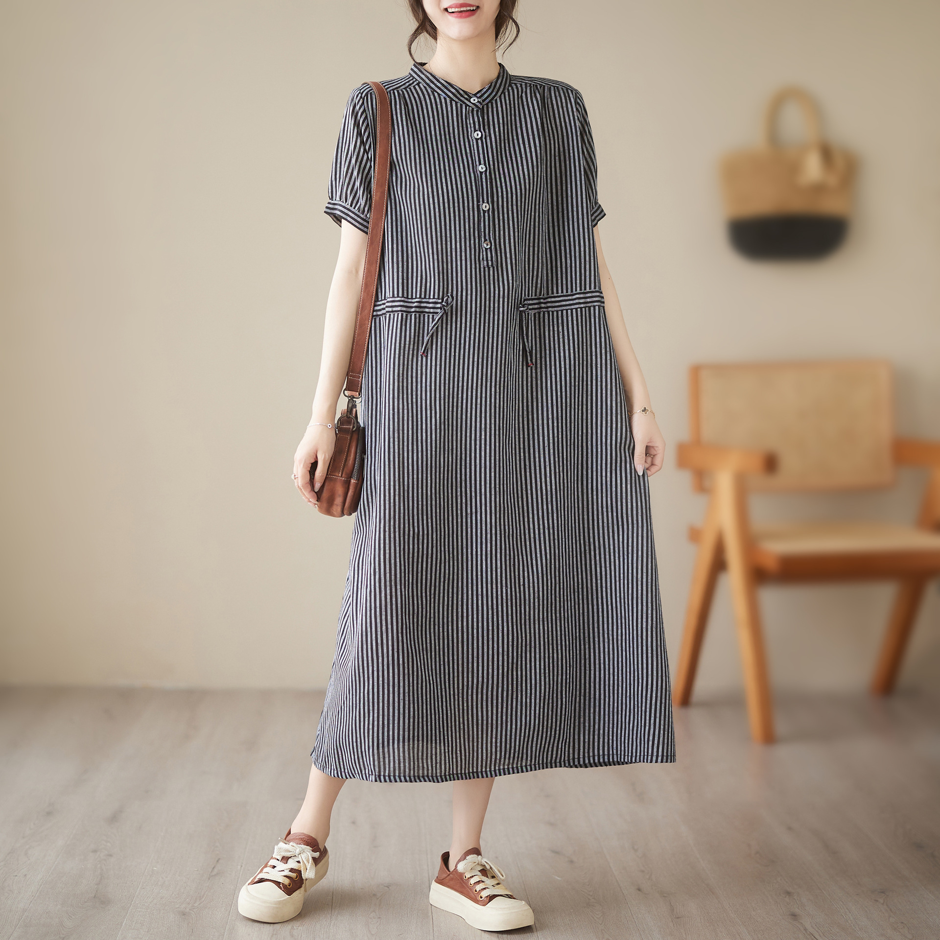 2023 Summer New Simple Slim Artistic Loose Short-sleeved dress Slimming All-match Small Set Collar Mid-length Dress for Women