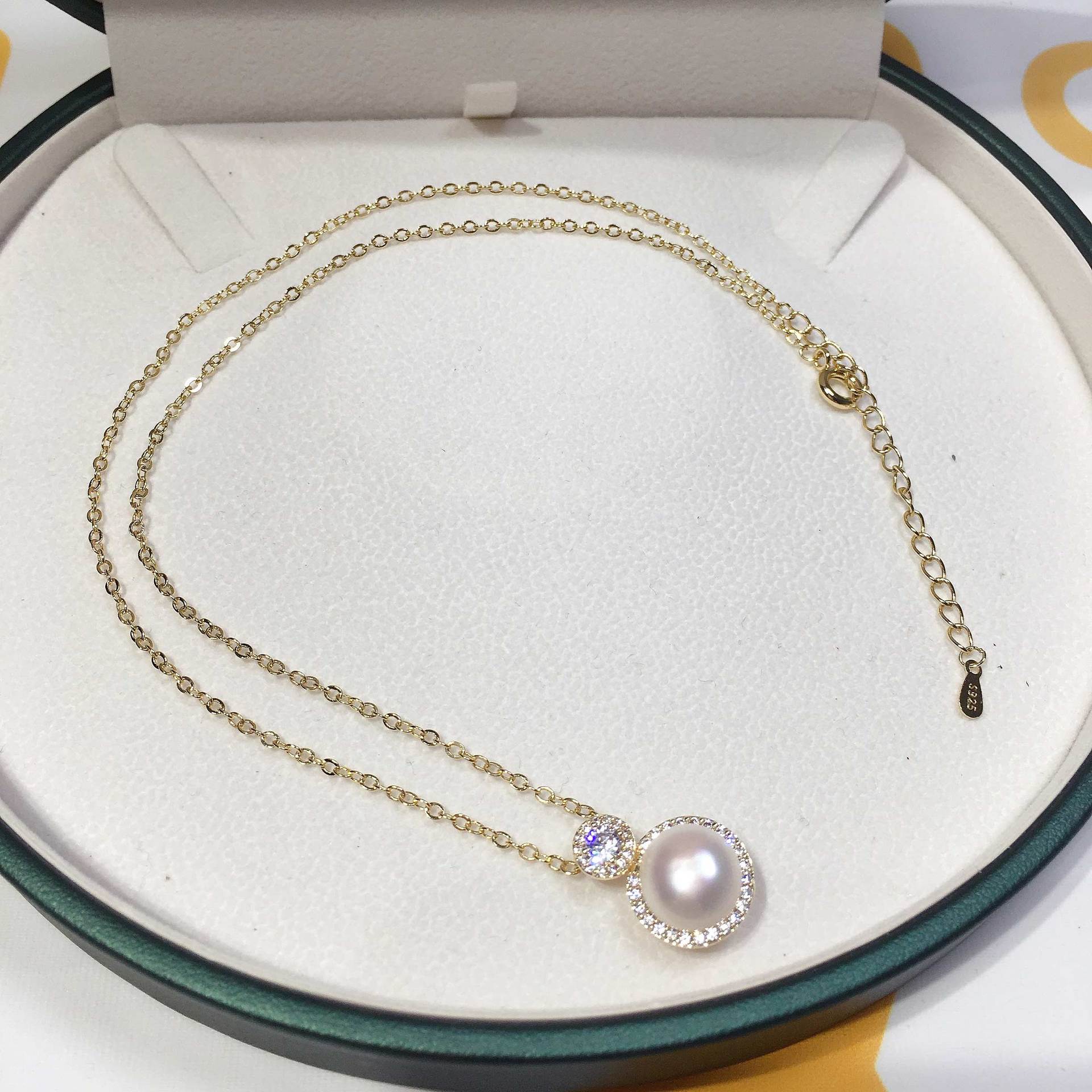 Picture of New Boutique 18K Gold Craft Princess Zircon Natural Freshwater Pearl Necklace Round Pearl Pendant