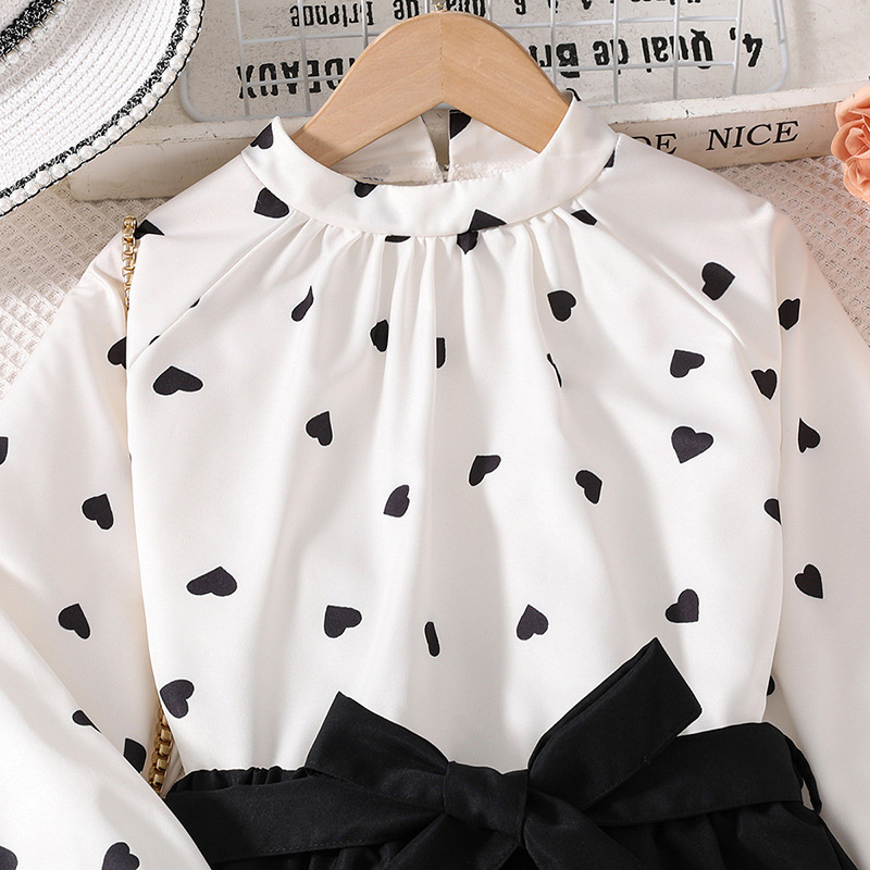 Picture of Girls' Suits Cross-Border Medium and Large Children's Clothing Spring New Valentine's Day Love Print Long-Sleeved Tops Children's Two-Piece Set