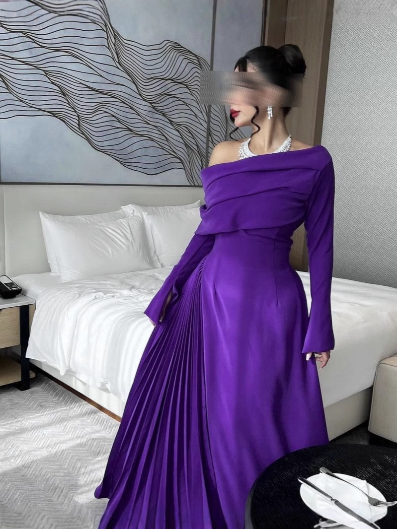 Picture of 2024 Autumn and Winter Cross-border Foreign Trade Women's Clothing Amazon Independent Station ebay Middle East Sexy Shoulder Pleated Evening Dress