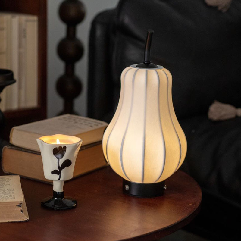 Vintage Pear Table Lamp for Bedroom Bedside, Snow Pear Silk Retro Rechargeable Living Room Wabi-Sabi Style Homestay Art Atmosphere Lamp
