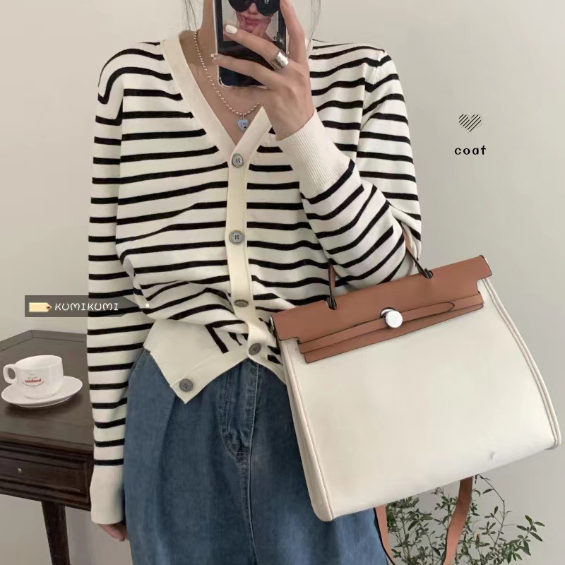 Good Quality 2025 Black and White Stripesd Knitwear Top for Women Autumn and Winter V Neck Long-Sleeved Knitwear with Jacket