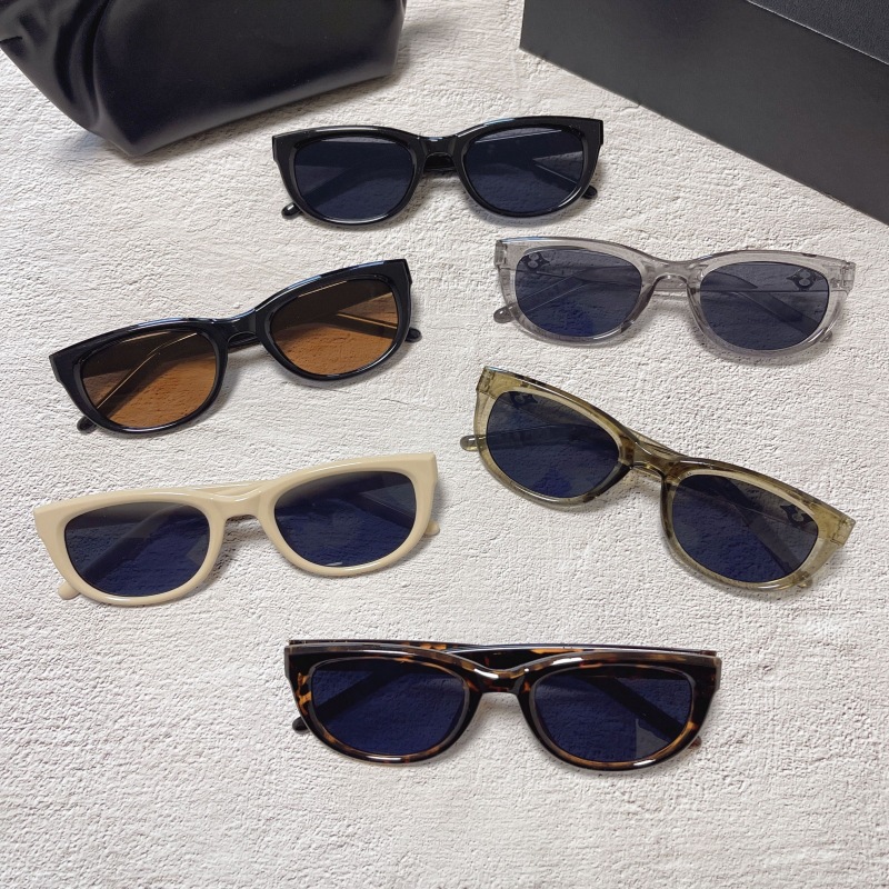 Picture of New sunglasses women's high-end anti-ultraviolet sunglasses men's European and American retro fashion oval small frame high color value
