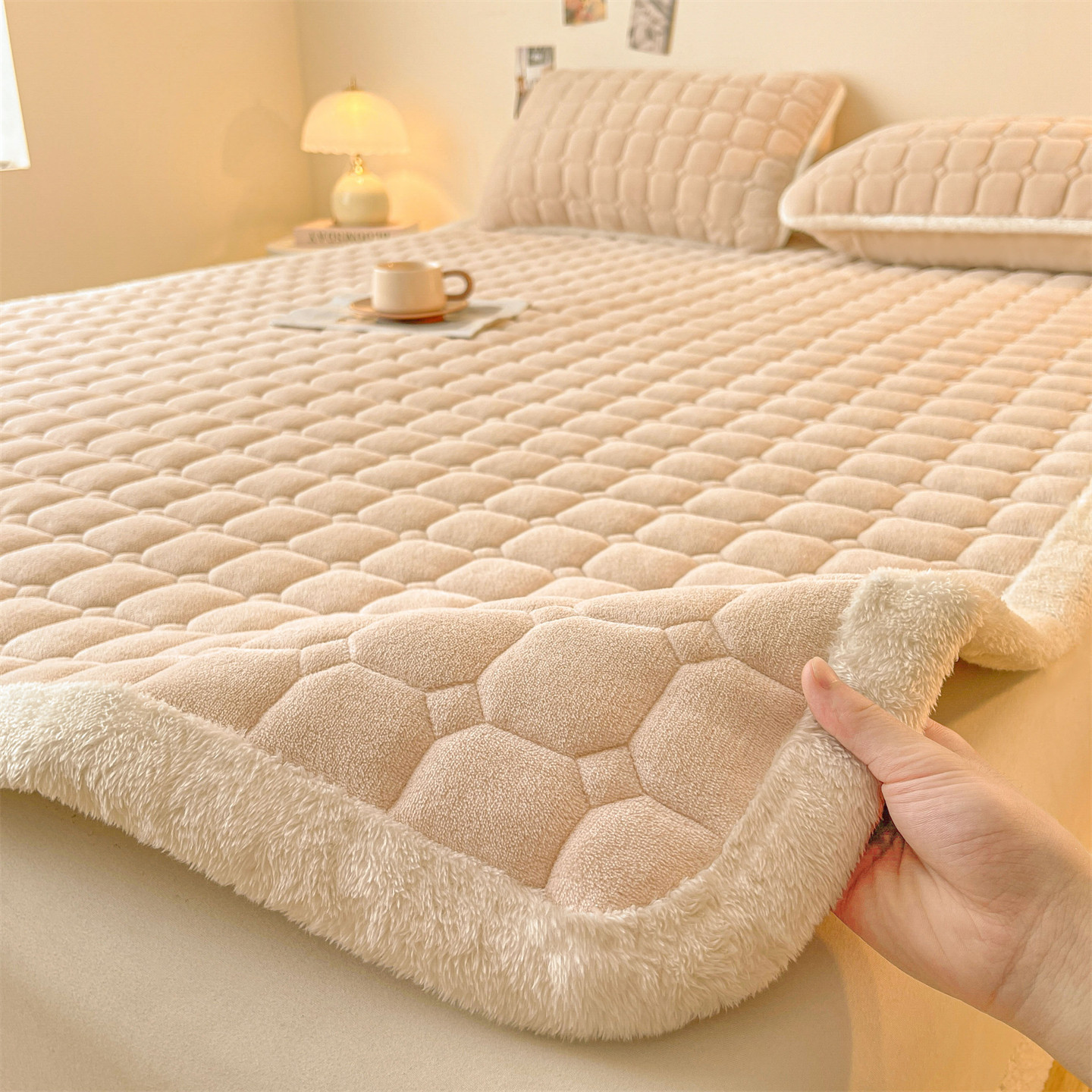 Picture of Class A Soybean Milk Velvet Mattress Winter Thickened Coral Velvet Dormitory Single Mattress Household Folding Cushion