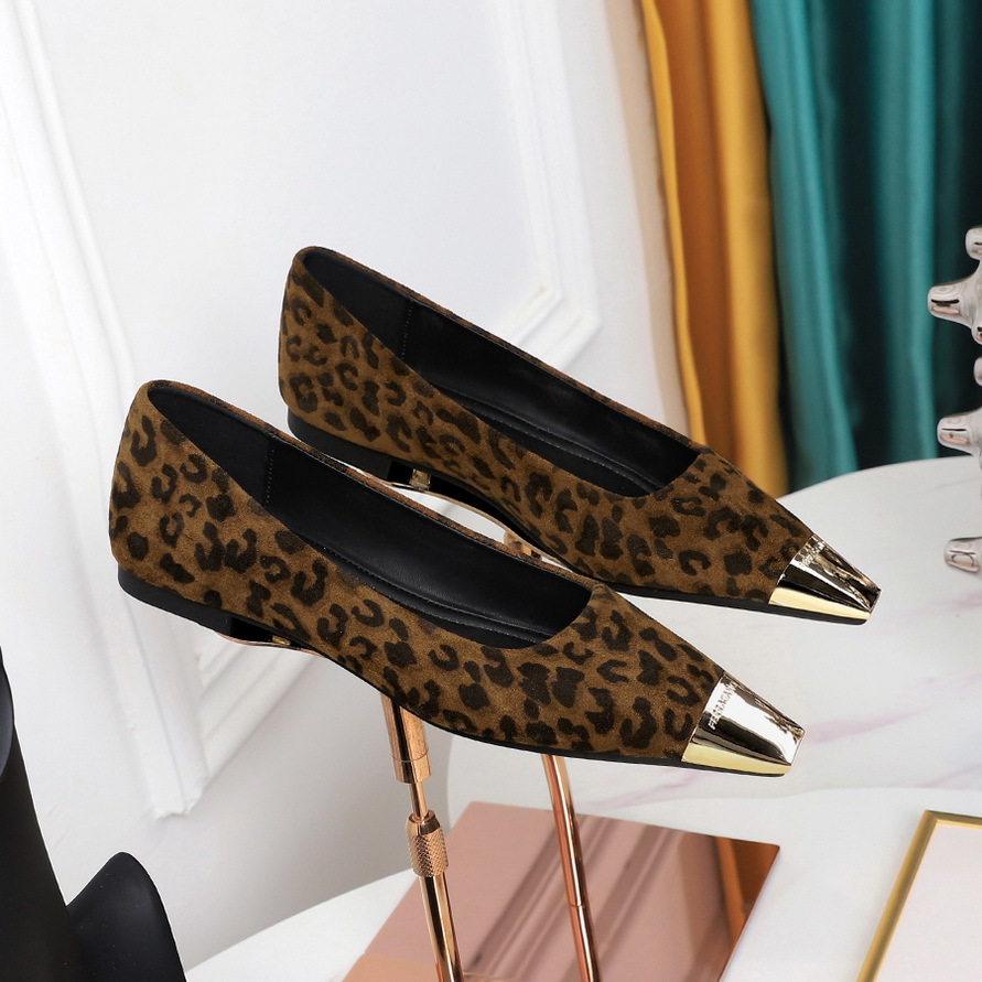 Picture of 8217 leopard print single shoes women's shallow mouth versatile spliced suede metal toe one kick evening breeze small square toe flat floating shoes