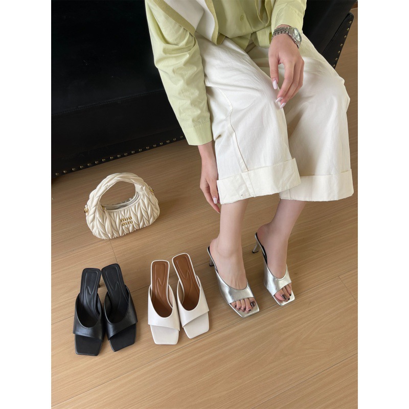 Spring/Autumn 2024 New French Fashionable Outwear Lady Sandals Patent Leather Square Toe Open Toe Mid-Heel Trags