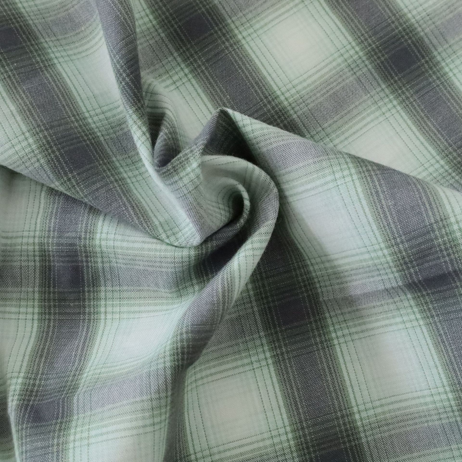 Picture of 40 cotton yarn-dyed shirt dress men's women's children's clothing in stock plaid fabric