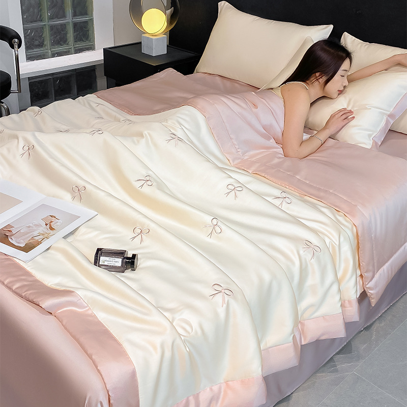 Picture of Cool Silk Summer Cool Quilt Four-Piece Set Non-Silk Tencel Gift Summer Quilt Three-Piece Dormitory Thin Summer Air-Conditioned Quilt