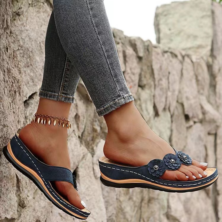 Picture of 2024 Slippers Thick Bottom Flip-Flops Beach Flip-Flops Women's Sandals Slippers Women's Three Flowers Summer New