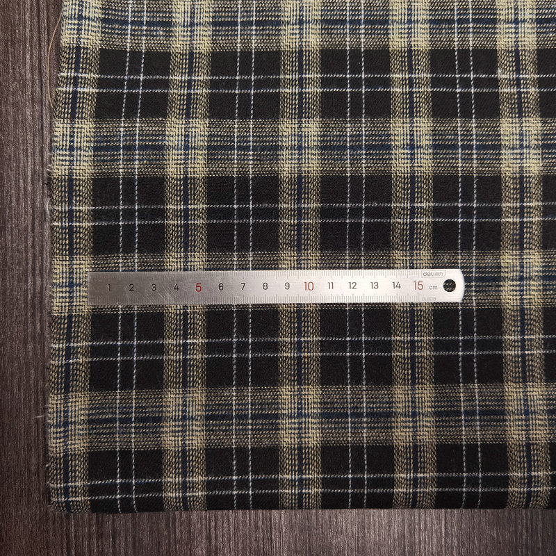 Picture of in stock brushed plaid fabric spring and summer women's shirt cloth 21 polyester cotton woven flannel plaid lining