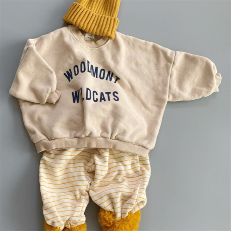 Picture of Korean Style Children's Winter New Top for Boys and Girls Korean Style Simple Letter Printed Fleece Round Neck Casual Sweater t