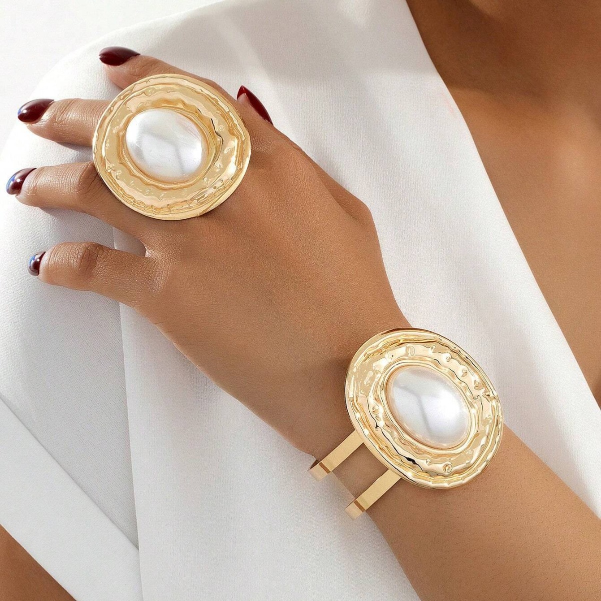 European and American foreign trade jewelry exaggerated personality fashion metal pearl earrings bracelet suit female temperament all-match jewelry