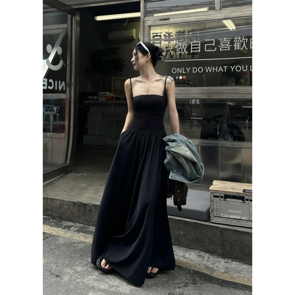 High-end Black Sling dress Women's Summer French Hepburn Gentle Style Seaside Vacation Super Beautiful Long Skirt