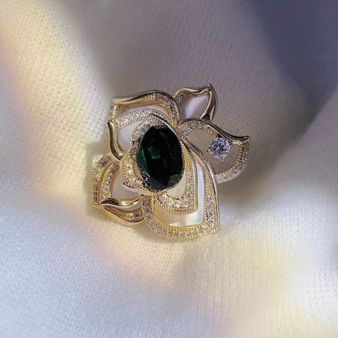 Picture of Korean style fashionable Rose Zircon shell camellia brooch grandmother green crystal flower clothing pin for women