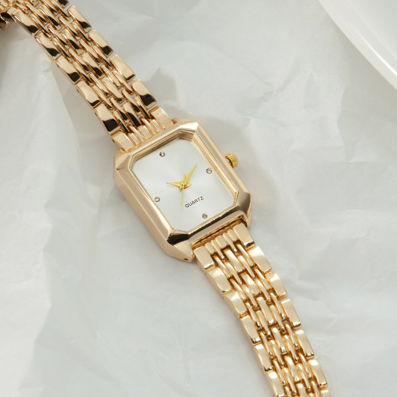 Popular Fashionable and Elegant Women's Bracelet Watch Simple Square Watch Girls New Watch Light Luxury Women's Watch Quartz