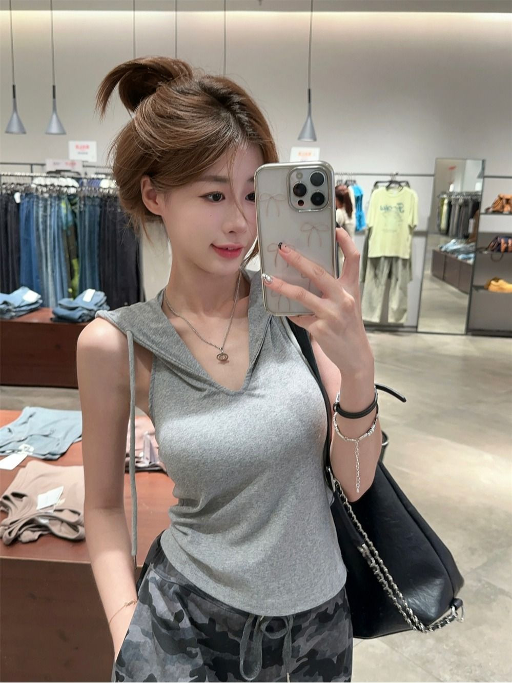 260g Rayon with Chest Pad, Design Hooded Backless Sleeveless V Neck Vest, Slim Fit Short Top