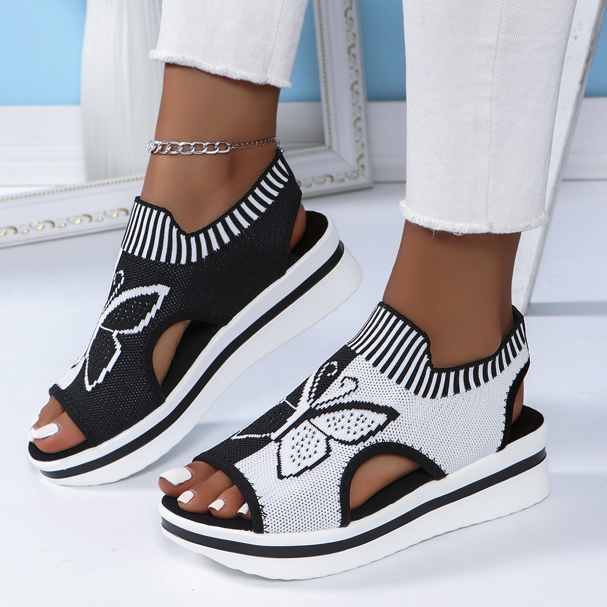 Cross-border foreign trade plus size 2024 summer new leisure flying woven hollow fish mouth beach women's sports style sandals