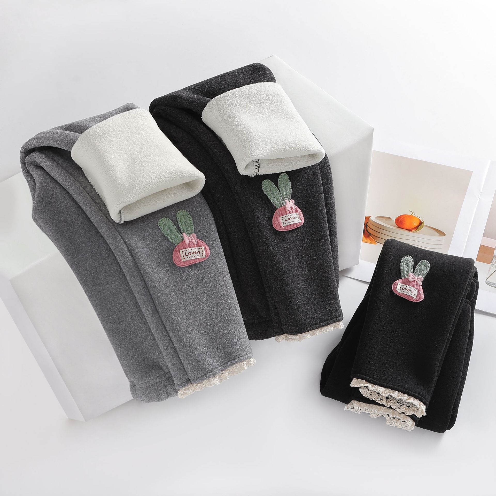 Picture of Girls' Winter Wear fleece-lined Thickened Leggings Children's Autumn and Winter Integrated Fleece Outer Wearing Western Style Baby Warm Long Pants